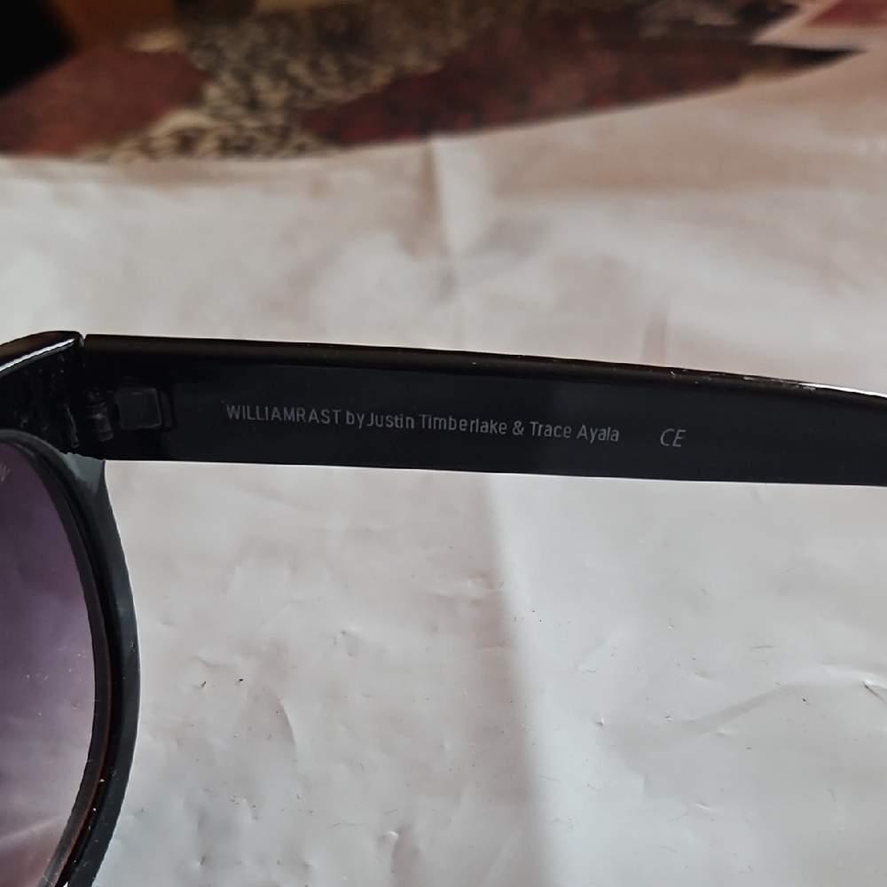 NWOT William Rast Sunglasses - Picture 5 of 7